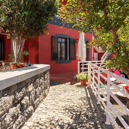 Casa Das Camelias